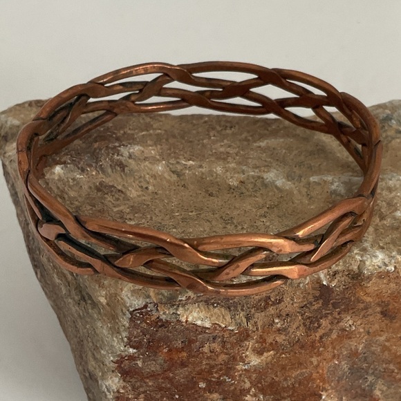 Hand Crafted Jewelry - Elegant Copper Bangle Bracelet